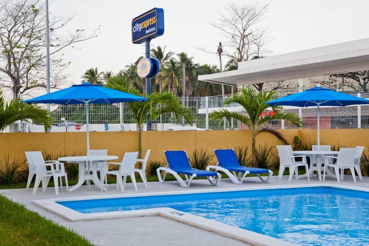 City Express By Marriott Paraíso Esterno foto